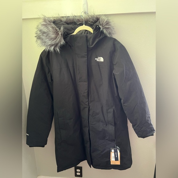The North Face Arctic Waterproof 550-Fill-Power Down Parka Faux Fur Trim New - Picture 2 of 10